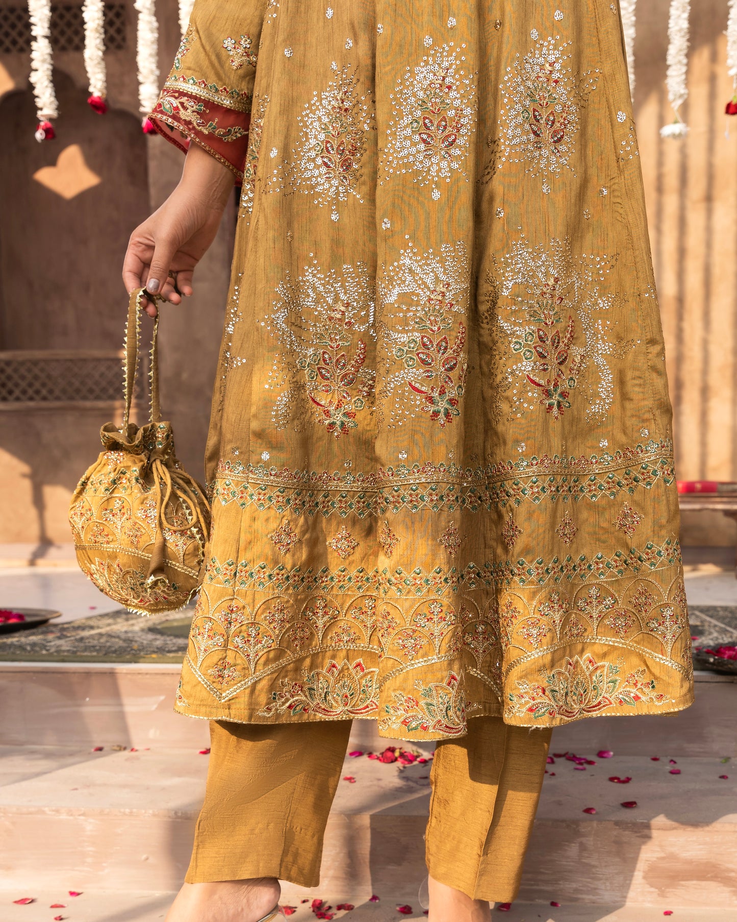 Zaitoon Gold