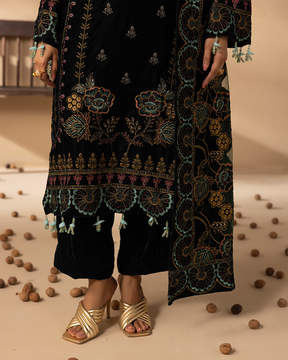 Musfirah Velvet Green Unstitched VLT-UN-001