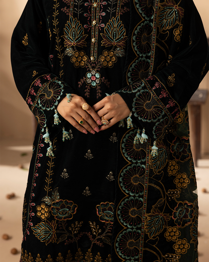 Musfirah Velvet Green Unstitched VLT-UN-001