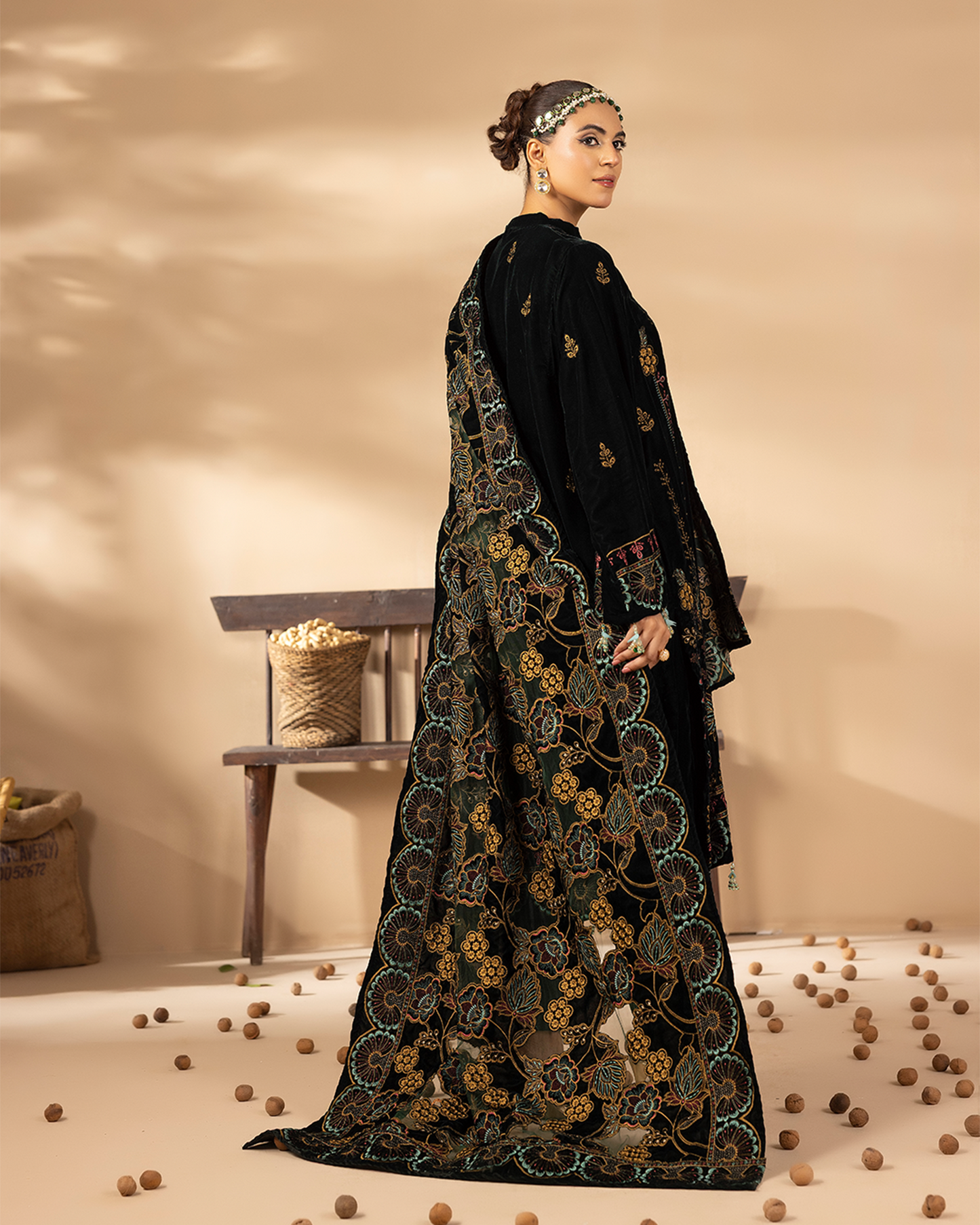 Musfirah Velvet Green Unstitched VLT-UN-001