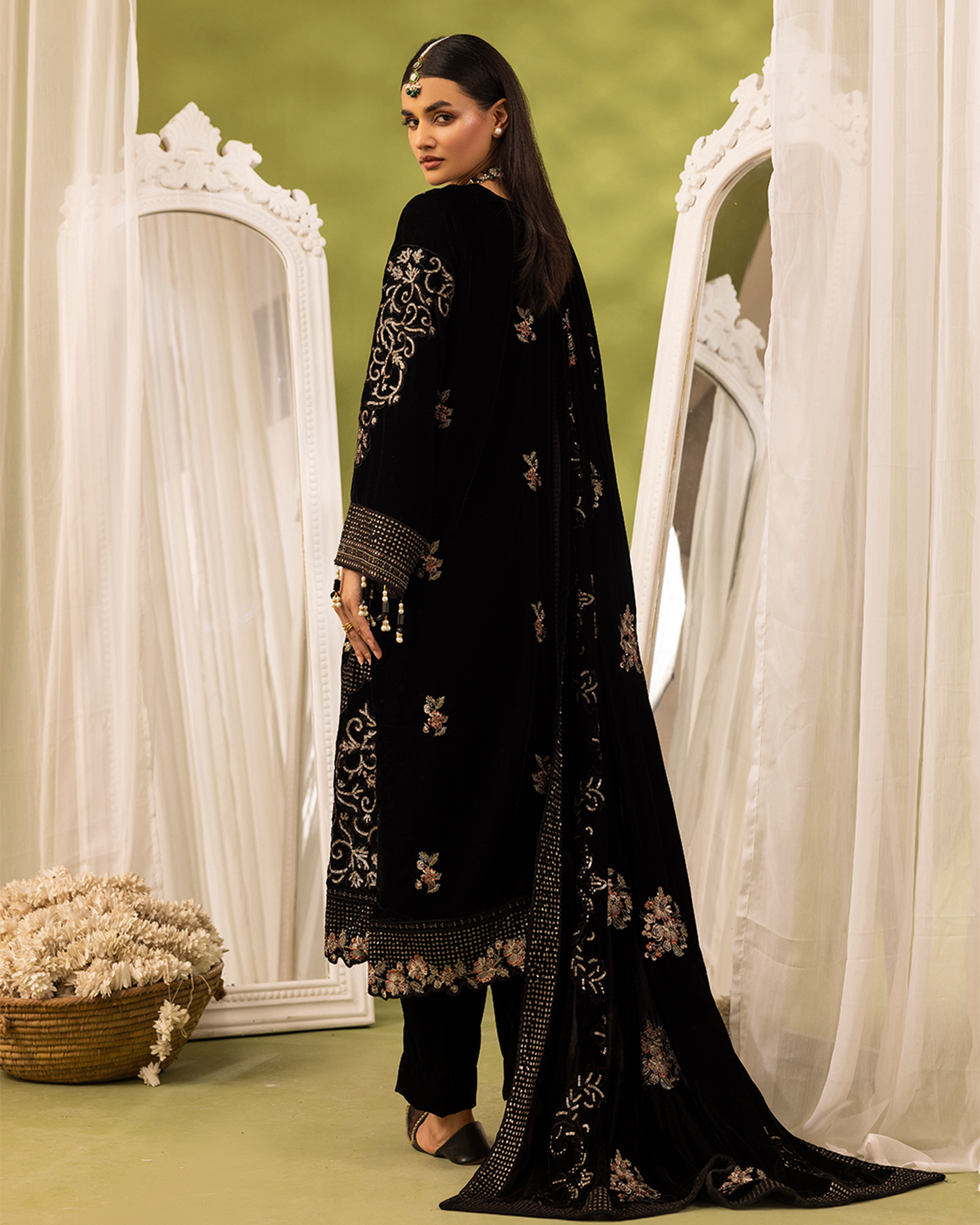 Dilkash Velvet Black Unstitched VLT-UN-002