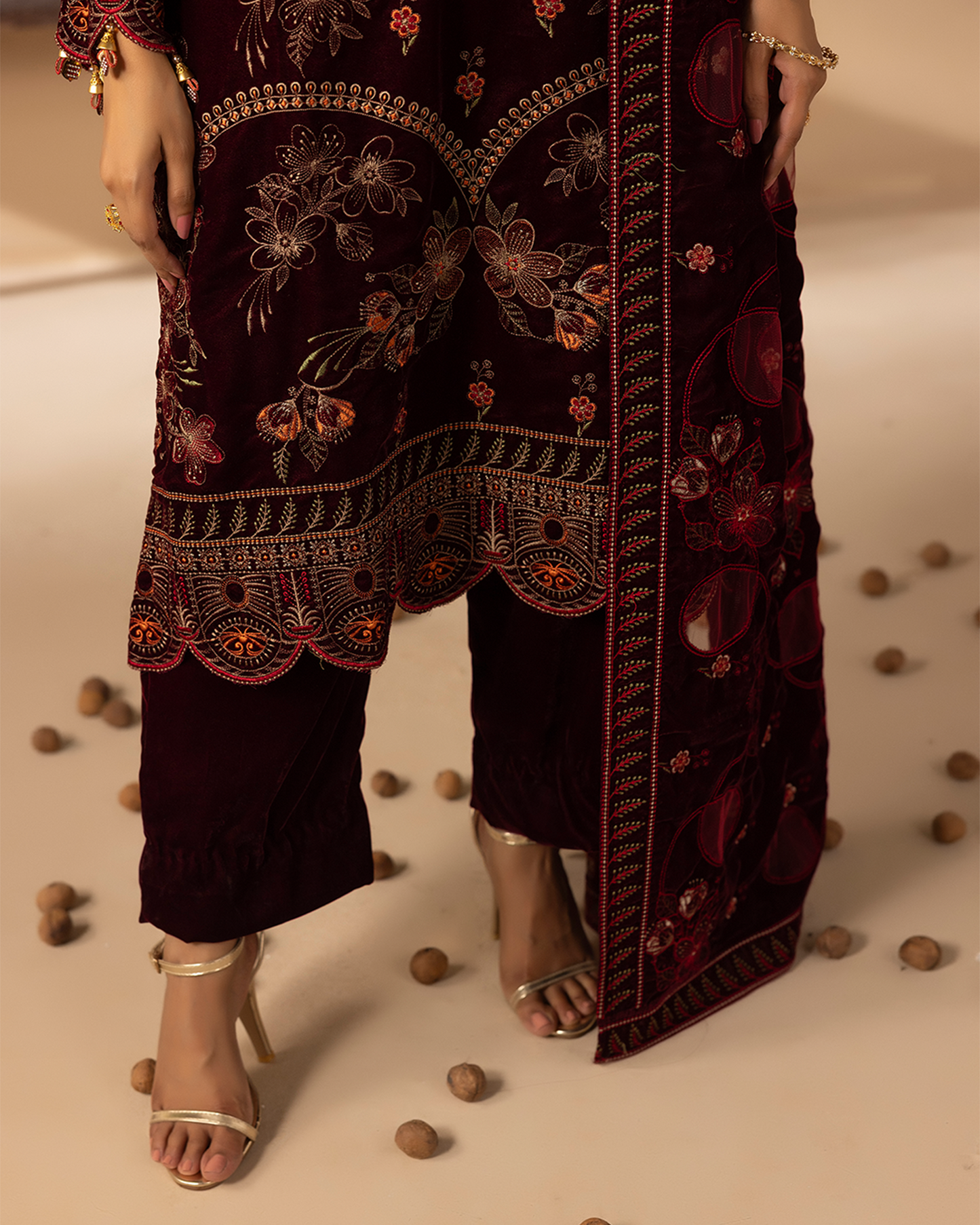 Musfirah Velvet Mehroon Unstitched VLT-UN-002