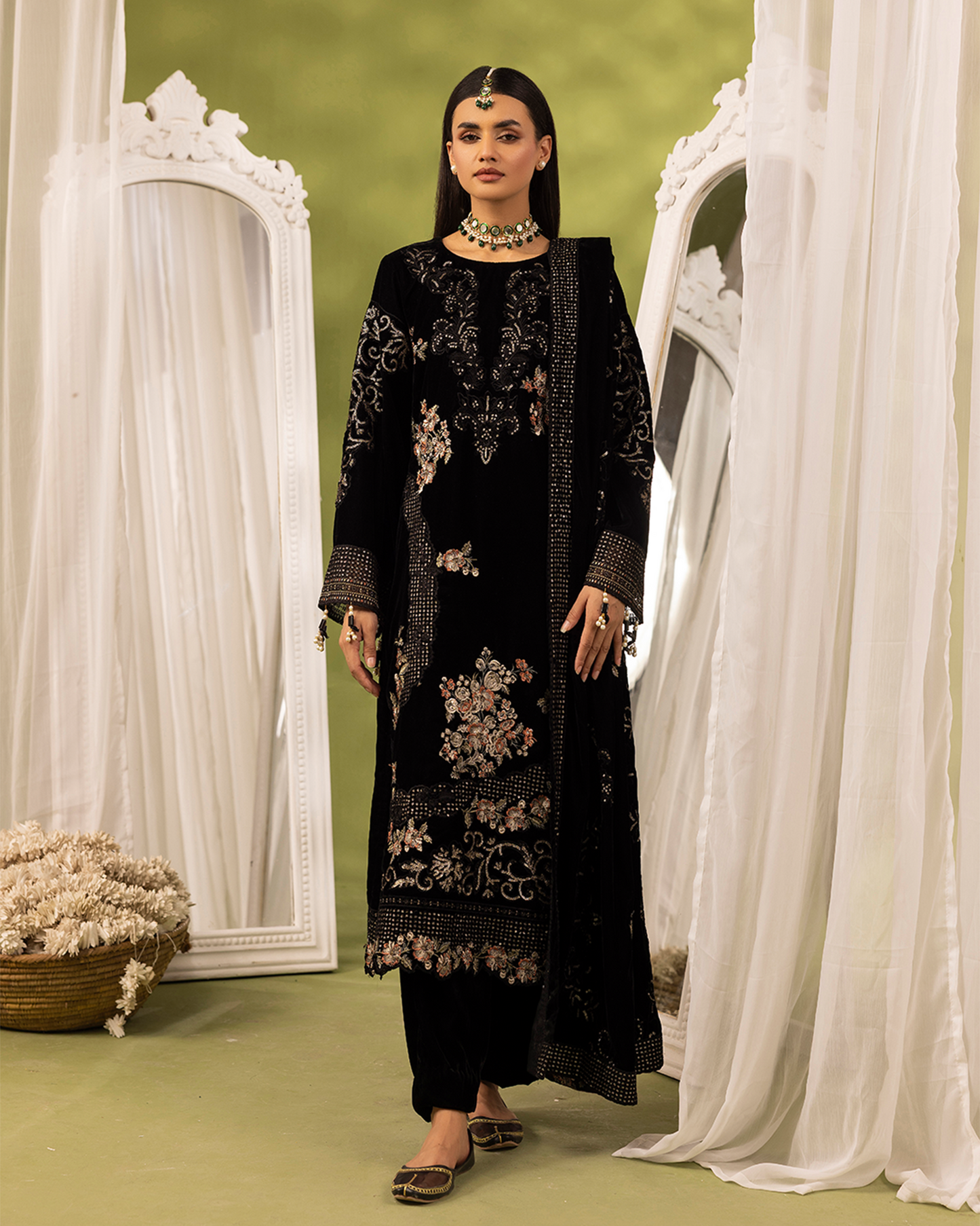 Dilkash Velvet Black Unstitched VLT-UN-002