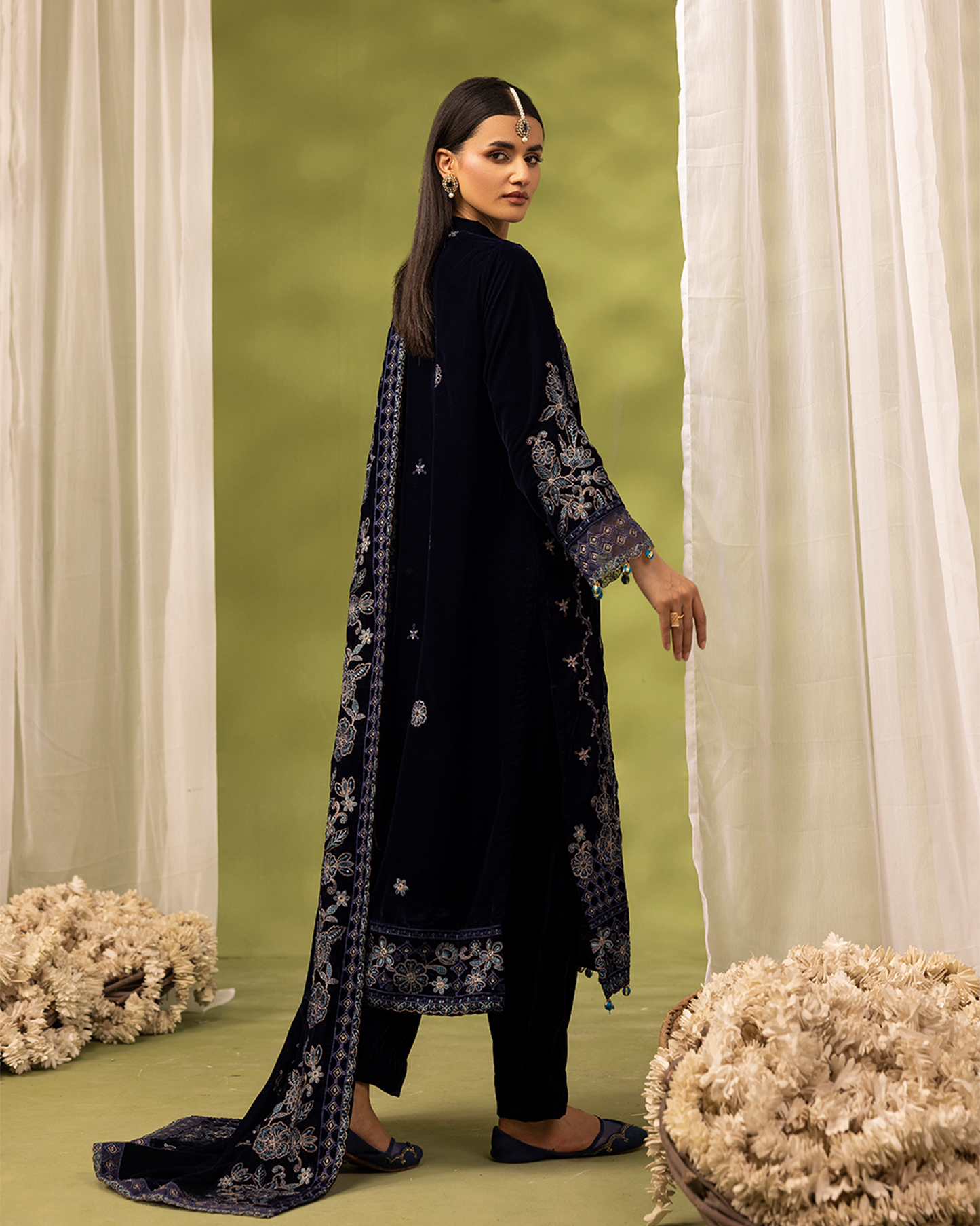 Dilkash Velvet Blue Unstitched VLT-UN-004