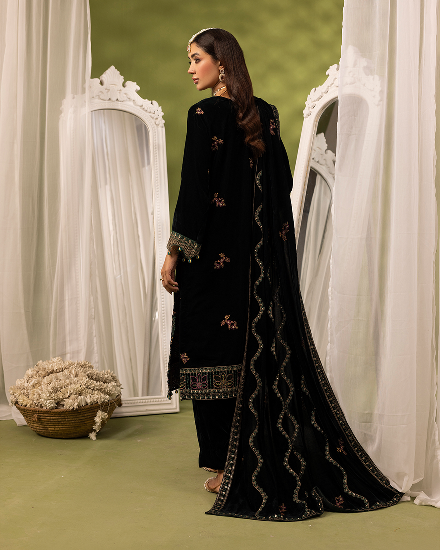 Dilkash Velvet Green Unstitched VLT-UN-007