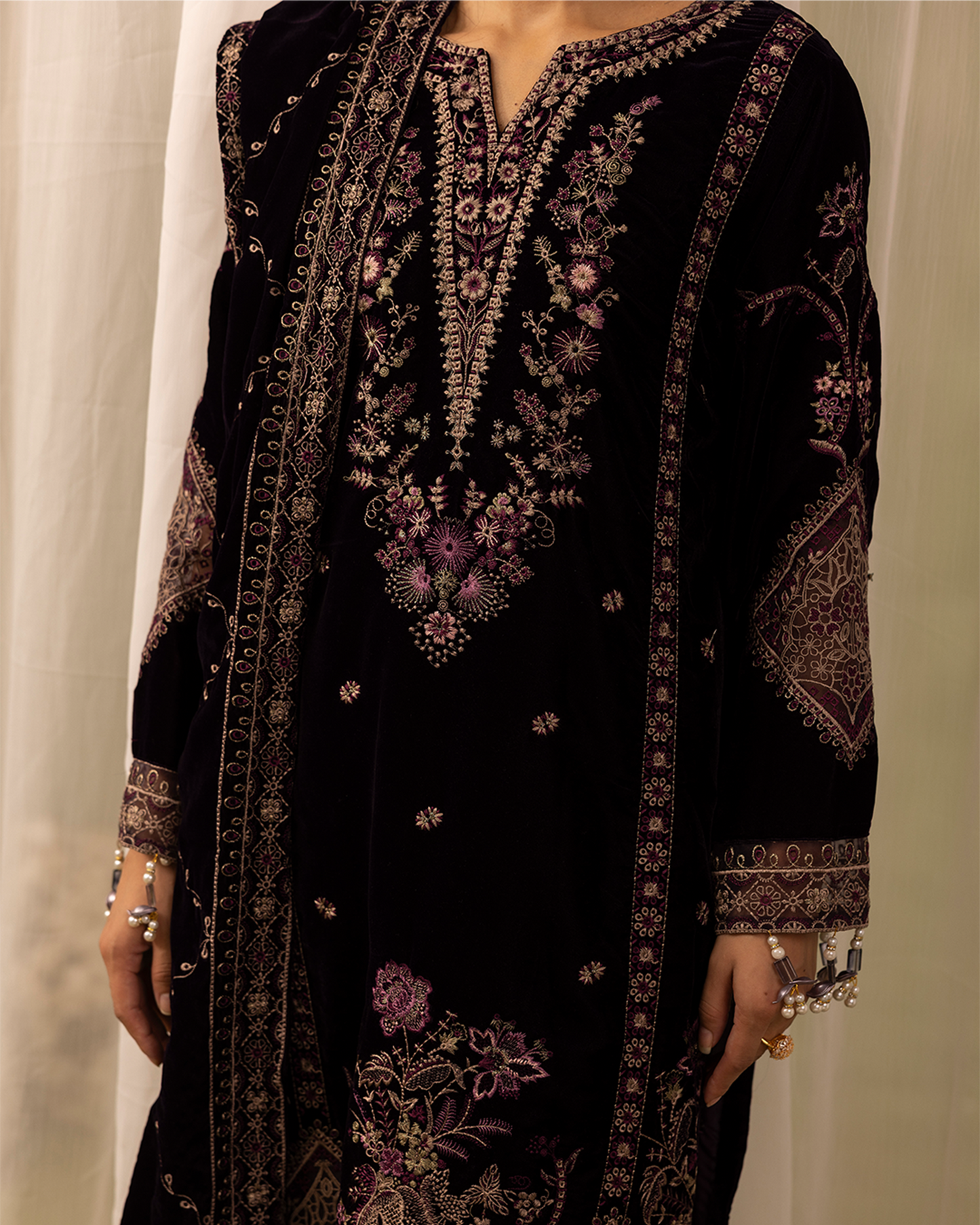 Dilkash Velvet Purple Unstitched VLT-UN-008